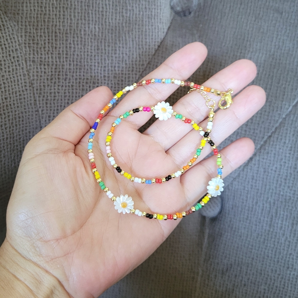 Gemelli👭 Rainbow🌈 Beads and Daisies🌼 Necklace - NWT - Picture 5 of 16